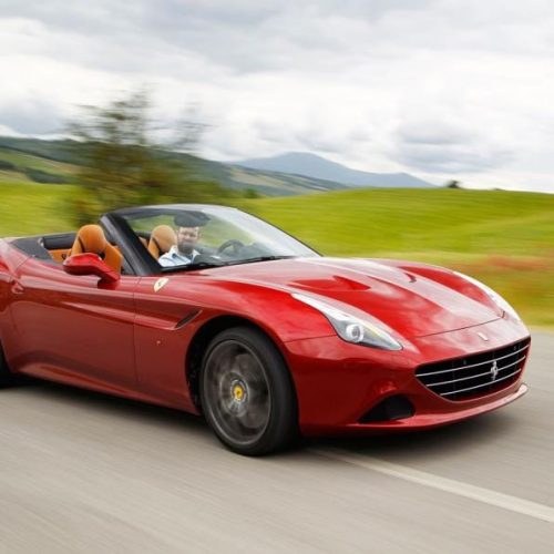 Ferrari California T на улицах Маранелло